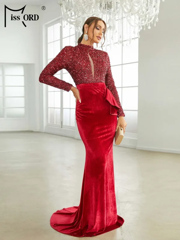 Red Homecoming Dresses: Elegant Velvet Mermaid Bodycon Prom Gown - Image 4