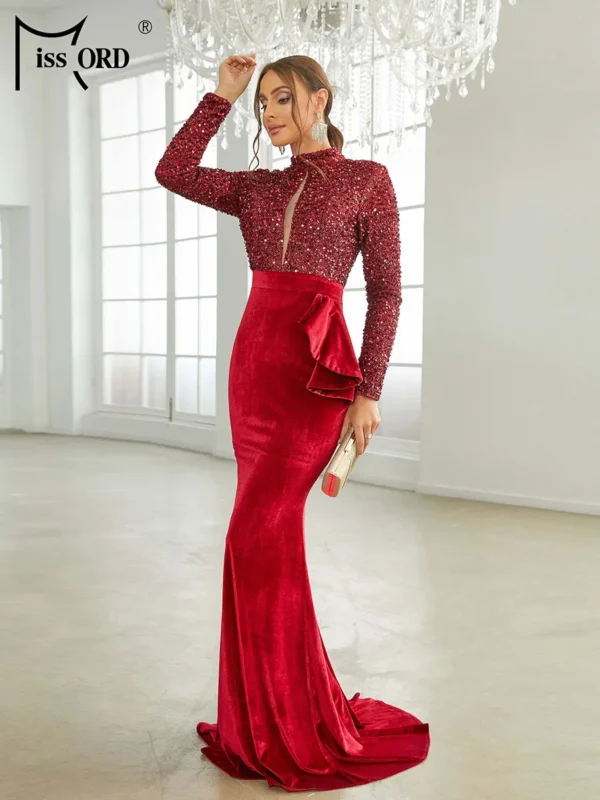 Red Homecoming Dresses: Elegant Velvet Mermaid Bodycon Prom Gown - Image 5