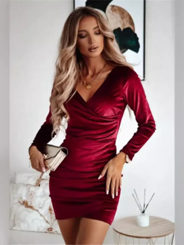 Elegant red homecoming dresses, slim fit V-neck long sleeve mini - Image 2